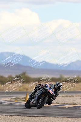 media/Nov-16-2025-Race Pace (Sun) [[8c5fa54630]]/Non Verified Riders (1st 20 Minutes)/5-Turn 15 (110pm)/